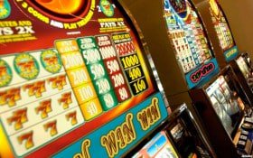 arti jackpot live casino lobby with blackjack, roulette, and baccarat tables